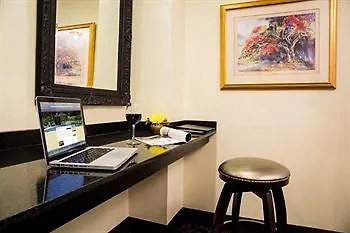 Terra Nova All Suite Hotel Кингстон